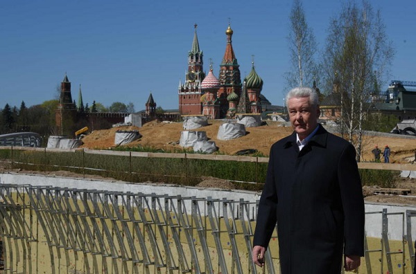 Мэр Москвы Сергей Собянин осмотрел строящийся парк «Зарядье». Фото: архив