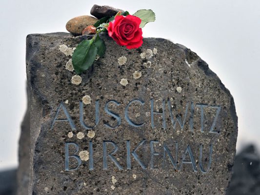 Собянин: Мы склоняем головы перед памятью жертв Холокоста