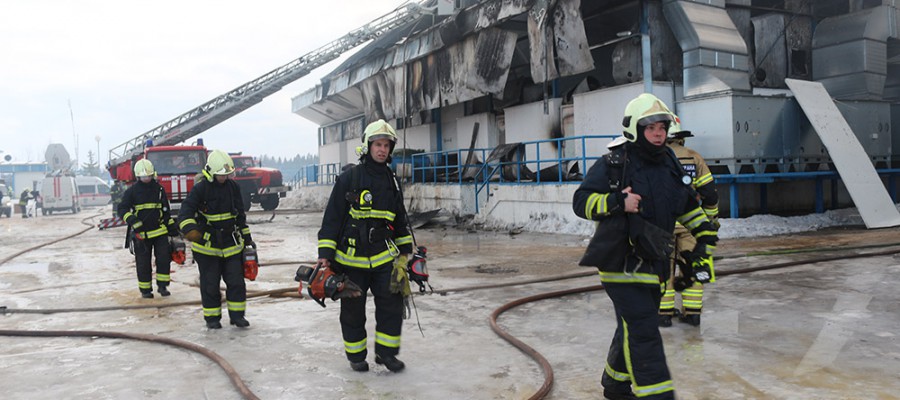 Сильный пожар на мясокомбинате в новой Москве потушен
