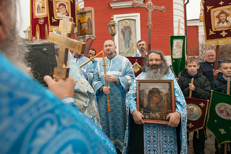 15 ноября церковный. Пучковский храм Казанской Божьей матери. Храм Казанской Божьей матери в Пучково. Пучковская Казанская икона Божией матери. Протоиерей Леонид Царевский.