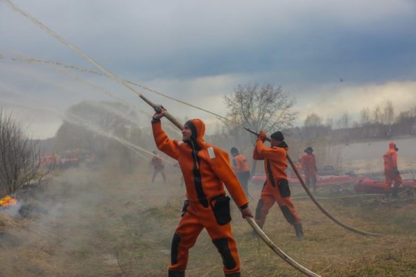 Спасатели и пожарные готовы к «жаркому московскому лету»