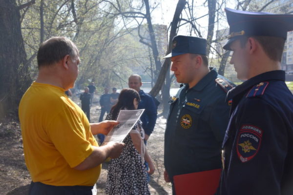 Сотрудники МЧС и полиции провели рейд на территории лесопарковых зон в новой Москве
