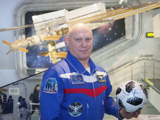 Космонавт-испытатель Олег Артемьев отметил серьезность угрозы COVID-19