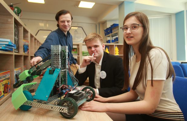 Юных инженеров Москвы пригласили на соревнование по робототехнике First Tech Challenge