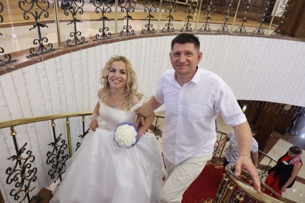 Около 3500 пар поженились с начала года на необычных площадках Москвы
